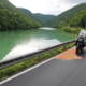 V prometni nesreči pri Solkanu huje poškodovan motorist