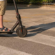 V bolnišnici v Mostarju po padcu z električnim skirojem umrl 14-letnik