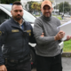Carvely po priznanju krivde in razglasitvi sodb odkorakal iz pripora