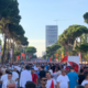 Koncert raperja Yeja v Tirani spremljali množični protesti proti vladi
