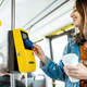 Slovenci naklonjeni novim plačilnim rešitvam v vsakodnevnem javnem prometu