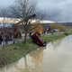 ZAPELJAL V DRAGONJO: Voznika reševali včeraj, danes iz reke potegnili še njegovo vozilo (VIDEO)