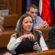 To je ženska, ki naj bi zamenjala Janeza Janšo