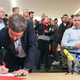 Sindikati zbirajo podpise za referendum o interventnem zakonu