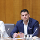 Golob v boj pošilja svoje poslanke – še Stevanović se jih komaj otepa