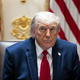 Trump bo prišel na preloženo večerjo Združenja dopisnikov Bele hiše