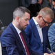 Anketa: Resnica bi ostala pred vrati DZ