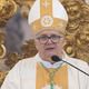 Škof Štumpf lomasti po škofiji Koper, razrešil še eksorcista