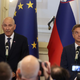 Ni popuščanja pri politizaciji: jesen prinaša referendumski kaos