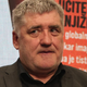 Domoljubi blebetajo, da človeka boli glava – Pučniku so mikrofon potisnili pred nos, ko je imel kozarec v roki