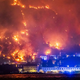 Omiš v plamenih: požar v središču mesta, številni poškodovani (FOTO)