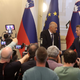 Zadnja priložnost za Goloba: če pogori, bodo strici iskali nov obraz
