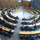 V DZ burno: očitki politične manipulacije in sprenevedanja