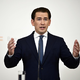 Kurz z odstopom za nadaljnjo politično kariero naredil več, kot če bi vztrajal na položaju
