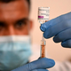 Na Hrvaškem umrl moški zaradi posledic cepljenja s cepivom AstraZenece