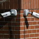 Velika Britanija ustavila uporabo kitajskih kamer v vladnih stavbah