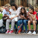 Čezmerna uporaba družbenih omrežij pri mladostnikih vodi v nezadovoljstvo z življenjem