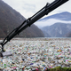 Na akumulacijskih jezerih na reki Drini plava na stotine ton najrazličnejših odpadkov