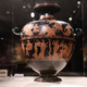 Slavna grška vaza prvič zapustila Britanski muzej. Posodili so jo v Atene.