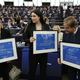 V Evropskem parlamentu podelili nagrado Saharova. Nagrajena sta Mahsa Amini in protestno gibanje.