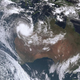 Ciklon Ilsa udaril ob zahodno obalo Avstralije in prinesel rekordno močne vetrove