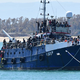 Pri Siciliji rešili ribiško ladjo z okoli 600 prebežnikov