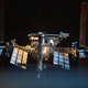 Japonski robot treščil v Luno, težave evropske sonde in dobre novice za Voyagerja 2