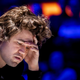 Medtem ko se bije boj za njegovega naslednika, Magnus Carlsen igra - poker