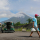 Zaradi izbruha ognjenika Mayon na Filipinih evakuirali 13.000 ljudi