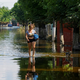 Poplave po zrušenju jezu Nova Kahovka zahtevale 45 življenj