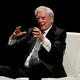 Nobelovec Vargas Llosa znova hospitaliziran zaradi zapletov, povezanih s covidom-19