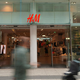 H&M in Inditex načrtujeta ponovno odprtje poslovalnic v Ukrajini