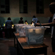 V Zimbabveju zaradi pomanjkanja glasovnic podaljšali predsedniške in parlamentarne volitve