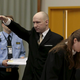 Norveški množični morilec Breivik toži državo zaradi domnevnega kršenja njegovih človekovih pravic