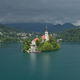 Zvezdniki lahko v Sloveniji dopustujejo "brez strahu pred paparaci"