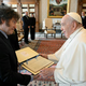 Javier Milei na obisku pri papežu Frančišku. Papež kanoniziral prvo argentinsko svetnico