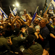 V Kairu se bodo nadaljevala pogajanja o premirju. Izraelci protestirajo proti Netanjahujevi vladi.