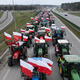 Poljski kmetje še naprej blokirajo mejo z Ukrajino