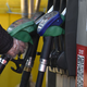 PO VEČ KOT ŠTIRIH LETIH: Dizel spet cenejši od bencina