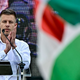 Tisoči protivladnih protestnikov na čelu s Petrom Magyarjem vzklikali: Orban, odstopi!