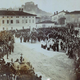 Zaklad NUK-a: Veselove fotografije Gregorčičevega pogreba in popotresne Ljubljane