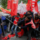 Carigrad: na prepovedanih prvomajskih shodih pridržali več deset protestnikov