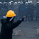 Na protivladnih protestih v Albaniji znova izbruhnilo nasilje. Rama uvedel globe za protestnike.