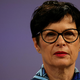 Evropska komisarka Kos v Prištini politične voditelje pozvala k vzpostavitvi stabilnih institucij