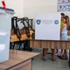 Na Kosovu potekajo tretje parlamentarne volitve v 16 mesecih, ponovno naj bi zmagal Albin Kurti