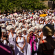 Več kot tisoč dvojnic Marilyn Monroe preplavilo Palm Springs v poskusu svetovnega rekorda