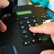 "Nasvidenje." Finska po skoraj 150 letih ukinja analogno telefonsko omrežje.