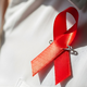 40 let po smrti prvega slovenskega bolnika z aidsom okužbe s HIV-om v Sloveniji niso pogoste