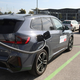 Vse več Slovencev bi si kupilo električni avtomobil