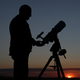 Avgusta tako Sončev kot Lunin mrk, meteorski roj Perzeidov in dobre razmere za opazovanje planetov